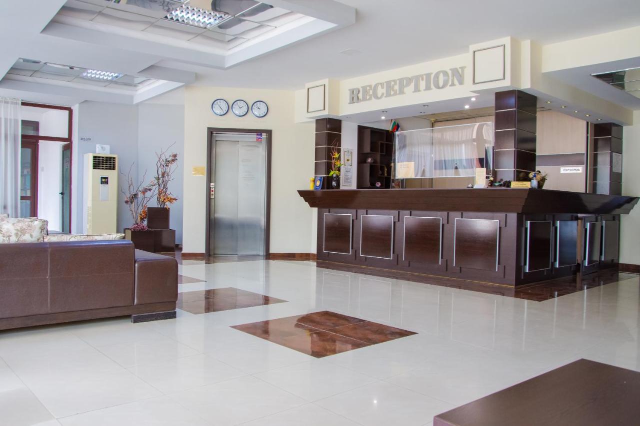 Hotel Fantazia Хасково Экстерьер фото