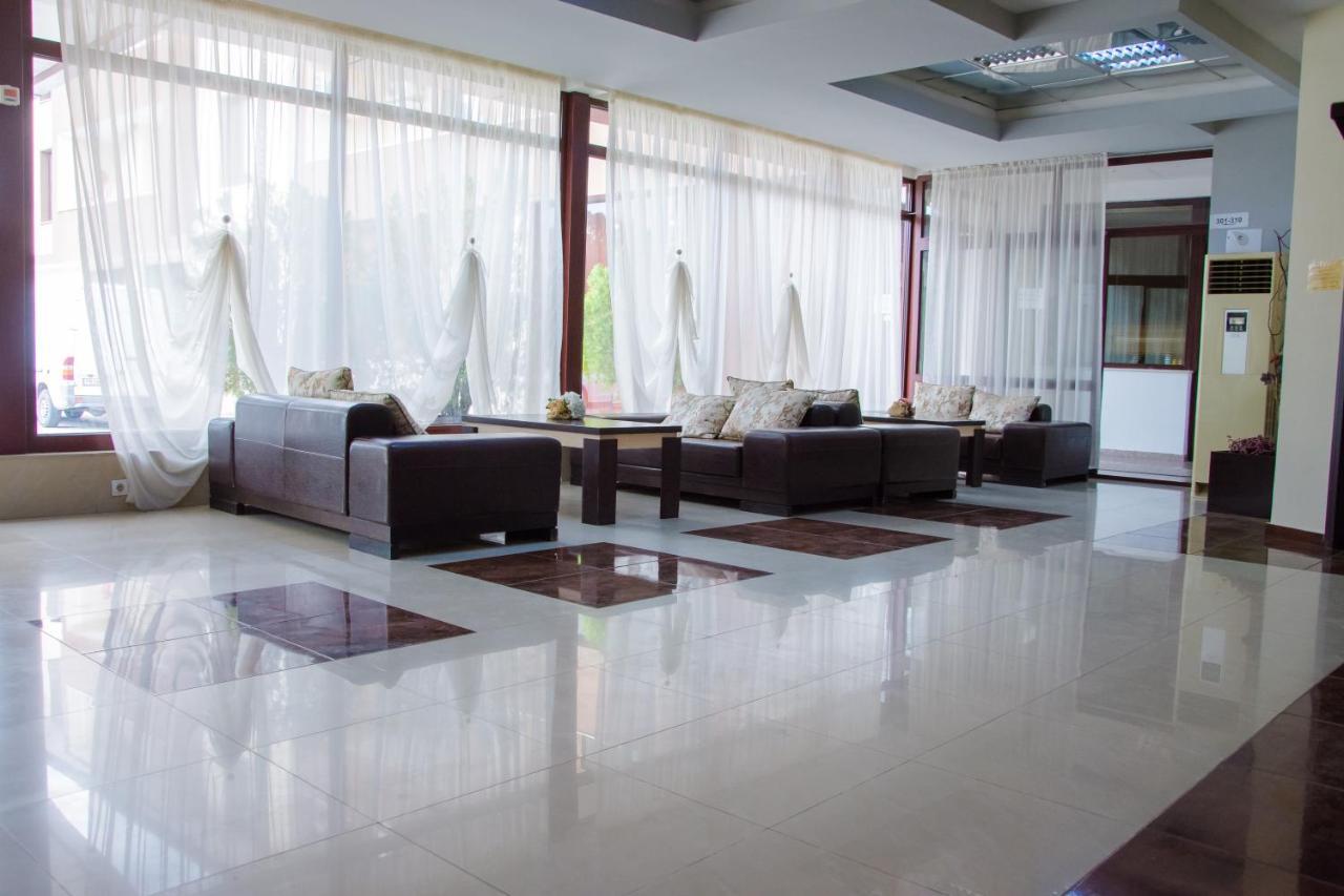 Hotel Fantazia Хасково Экстерьер фото