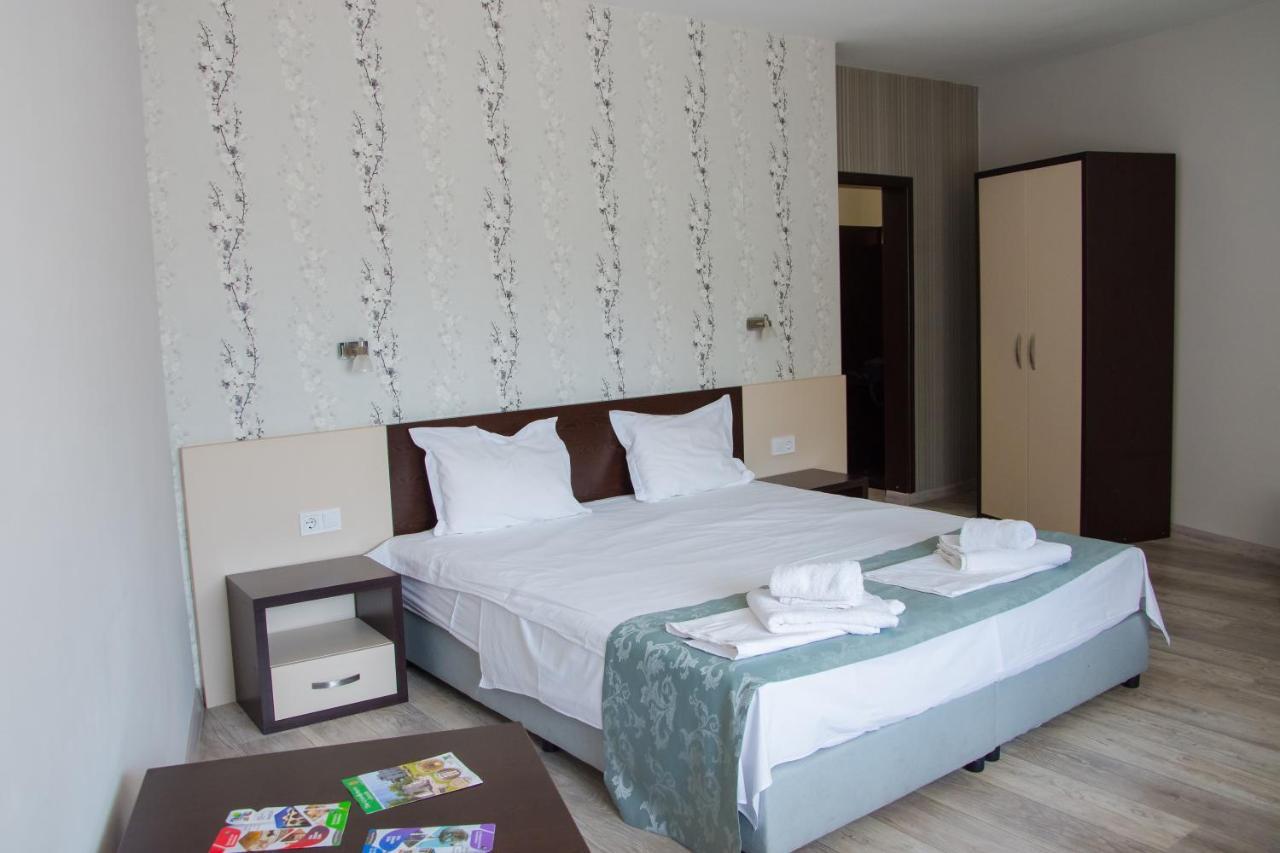 Hotel Fantazia Хасково Экстерьер фото
