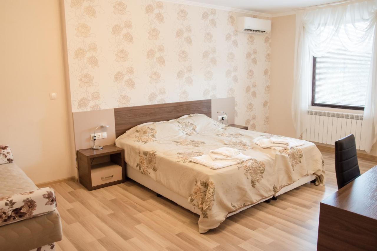 Hotel Fantazia Хасково Экстерьер фото