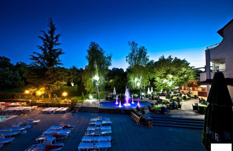 Hotel Fantazia Хасково Экстерьер фото