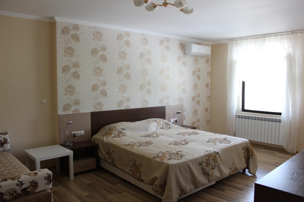 Hotel Fantazia Хасково Экстерьер фото